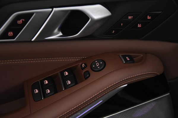 BMW X5 M50i *Panoramadak*Luchtvering*FULL-OPTIONS*