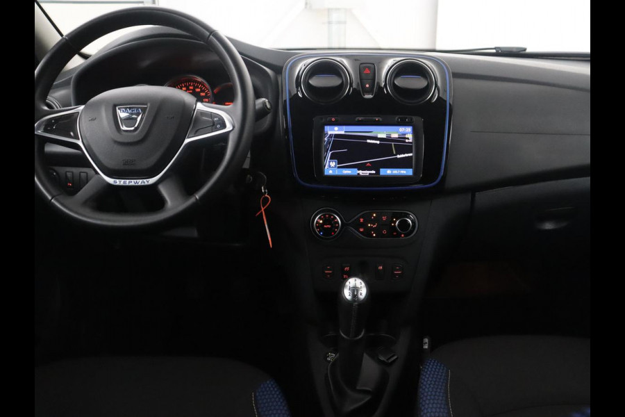 Dacia Logan MCV 1.0 TCe Bi-Fuel Stepway Serie Limitee 15th Anniv. | Cruise control | Camera | Bluetooth | DAB | Park assist | Climate control | Navigatie |