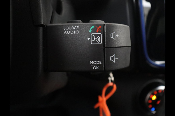 Dacia Logan MCV 1.0 TCe Bi-Fuel Stepway Serie Limitee 15th Anniv. | Cruise control | Camera | Bluetooth | DAB | Park assist | Climate control | Navigatie |