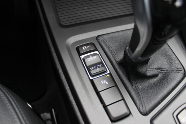 BMW X1 sDrive18i / Panoramadak / Leder / Parkeerhulp V+A / Navigatie / 17'' / Stoelverwarming / Cruise Control