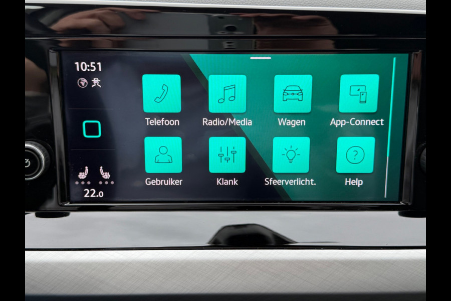 Volkswagen Golf 1.0 TSI Life, digitaal cockpit, stoelverwarming, sfeerverlichting, cruise controle