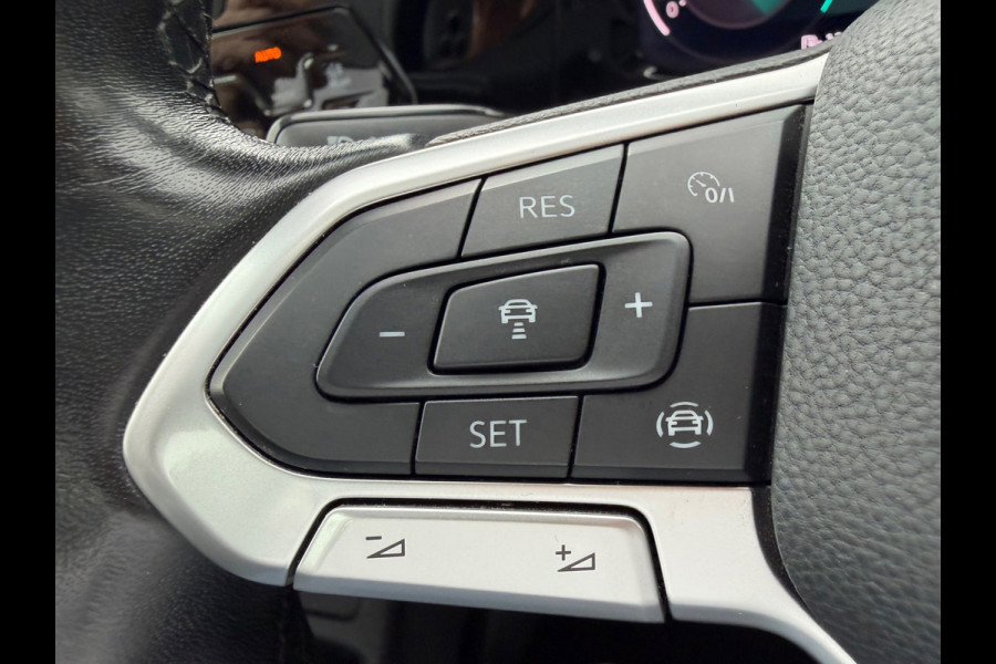 Volkswagen Golf 1.0 TSI Life, digitaal cockpit, stoelverwarming, sfeerverlichting, cruise controle