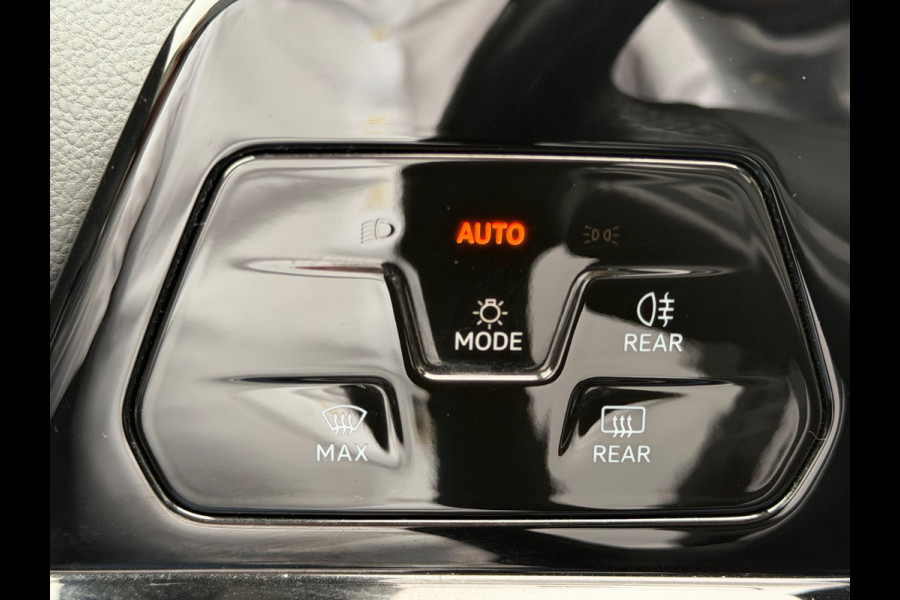 Volkswagen Golf 1.0 TSI Life, digitaal cockpit, stoelverwarming, sfeerverlichting, cruise controle
