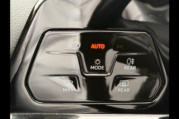 Volkswagen Golf 1.0 TSI Life, digitaal cockpit, stoelverwarming, sfeerverlichting, cruise controle