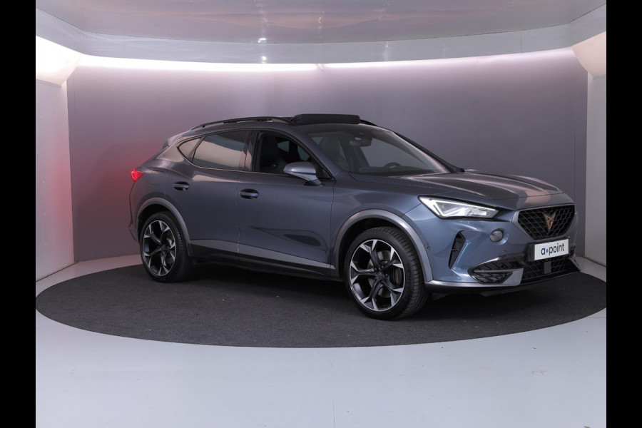CUPRA Formentor 1.4 e-Hybrid VZ Performance 245 pk Automaat | Navigatie | Panoramadak | Parkeersensoren (Park assist) | Achteruitrijcamera | Lederen bekleding | Elektr. bestuurdersstoel met geheugen |