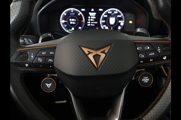 CUPRA Formentor 1.4 e-Hybrid VZ Performance 245 pk Automaat | Navigatie | Panoramadak | Parkeersensoren (Park assist) | Achteruitrijcamera | Lederen bekleding | Elektr. bestuurdersstoel met geheugen |