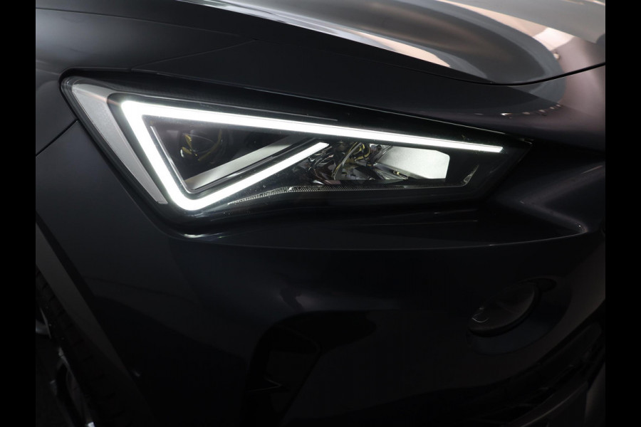 CUPRA Formentor 1.4 e-Hybrid VZ Performance 245 pk Automaat | Navigatie | Panoramadak | Parkeersensoren (Park assist) | Achteruitrijcamera | Lederen bekleding | Elektr. bestuurdersstoel met geheugen |