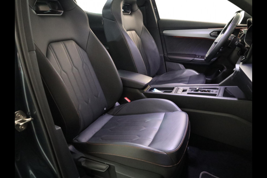 CUPRA Formentor 1.4 e-Hybrid VZ Performance 245 pk Automaat | Navigatie | Panoramadak | Parkeersensoren (Park assist) | Achteruitrijcamera | Lederen bekleding | Elektr. bestuurdersstoel met geheugen |