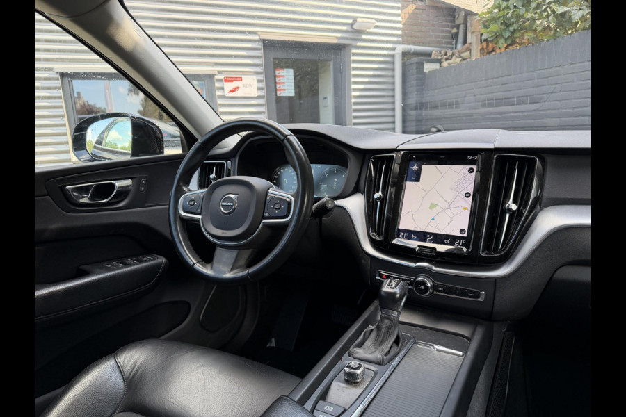 Volvo XC60 2.0 D4 Momentum | Camera | Navigatie | Lederen Bekleding | Elektrische Achterklep | Trekhaak |