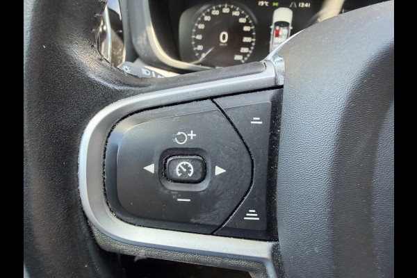 Volvo XC60 2.0 D4 Momentum | Camera | Navigatie | Lederen Bekleding | Elektrische Achterklep | Trekhaak |