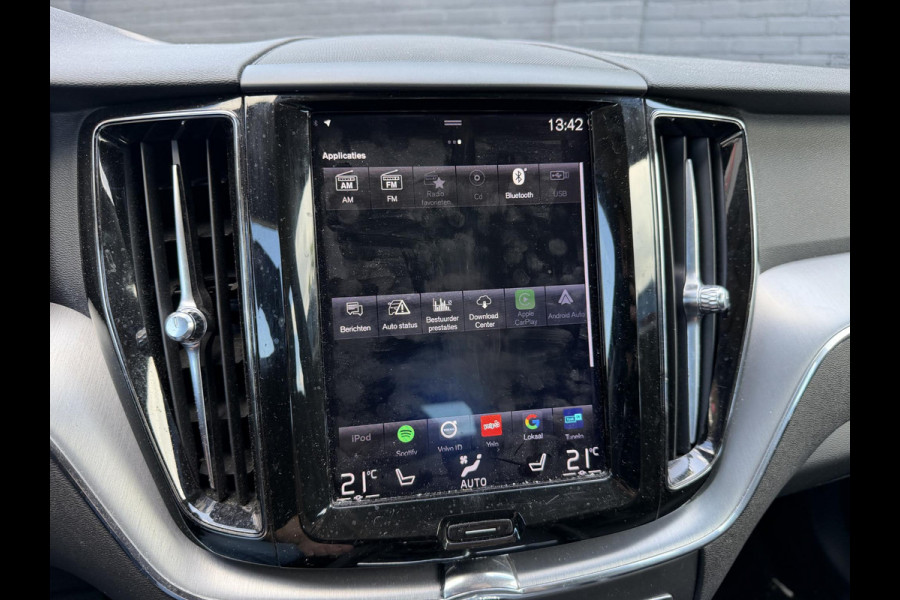 Volvo XC60 2.0 D4 Momentum | Camera | Navigatie | Lederen Bekleding | Elektrische Achterklep | Trekhaak |