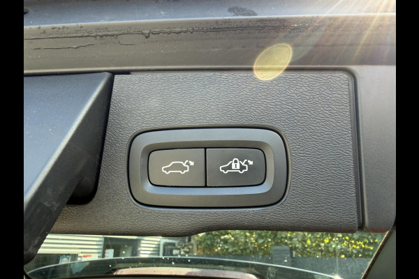 Volvo XC60 2.0 D4 Momentum | Camera | Navigatie | Lederen Bekleding | Elektrische Achterklep | Trekhaak |