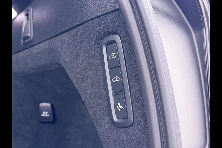 Volvo XC90 2.0 T8 Plug-in hybrid AWD Ultra Dark BOWERS & WILKINS| LUCHTVERING| STOELVENTILATIE| ELEKTRISCHE TREKHAAK| 7 PERSOONS| MASSAGESTOELEN NAPPALEDER| HEAD-UP DISPLAY| PANORAMADAK| FULL OPTIONS|