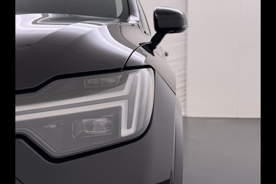 Volvo XC90 2.0 T8 Plug-in hybrid AWD Ultra Dark BOWERS & WILKINS| LUCHTVERING| STOELVENTILATIE| ELEKTRISCHE TREKHAAK| 7 PERSOONS| MASSAGESTOELEN NAPPALEDER| HEAD-UP DISPLAY| PANORAMADAK| FULL OPTIONS|