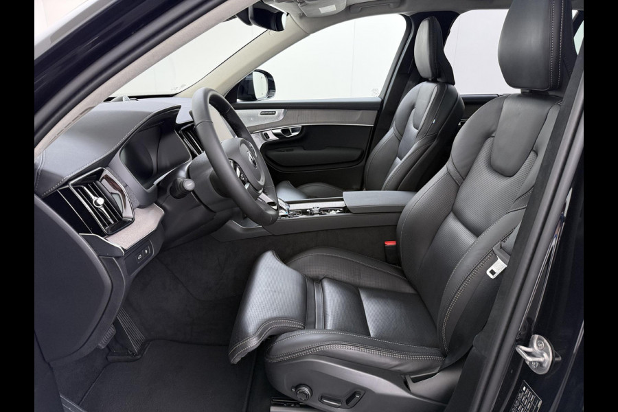 Volvo XC90 2.0 T8 Plug-in hybrid AWD Ultra Dark BOWERS & WILKINS| LUCHTVERING| STOELVENTILATIE| ELEKTRISCHE TREKHAAK| 7 PERSOONS| MASSAGESTOELEN NAPPALEDER| HEAD-UP DISPLAY| PANORAMADAK| FULL OPTIONS|