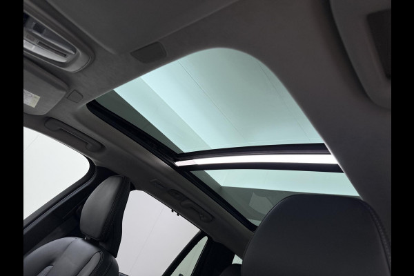 Volvo XC90 2.0 T8 Plug-in hybrid AWD Ultra Dark BOWERS & WILKINS| LUCHTVERING| STOELVENTILATIE| ELEKTRISCHE TREKHAAK| 7 PERSOONS| MASSAGESTOELEN NAPPALEDER| HEAD-UP DISPLAY| PANORAMADAK| FULL OPTIONS|