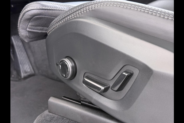 Volvo XC90 2.0 T8 Plug-in hybrid AWD Ultra Dark BOWERS & WILKINS| LUCHTVERING| STOELVENTILATIE| ELEKTRISCHE TREKHAAK| 7 PERSOONS| MASSAGESTOELEN NAPPALEDER| HEAD-UP DISPLAY| PANORAMADAK| FULL OPTIONS|