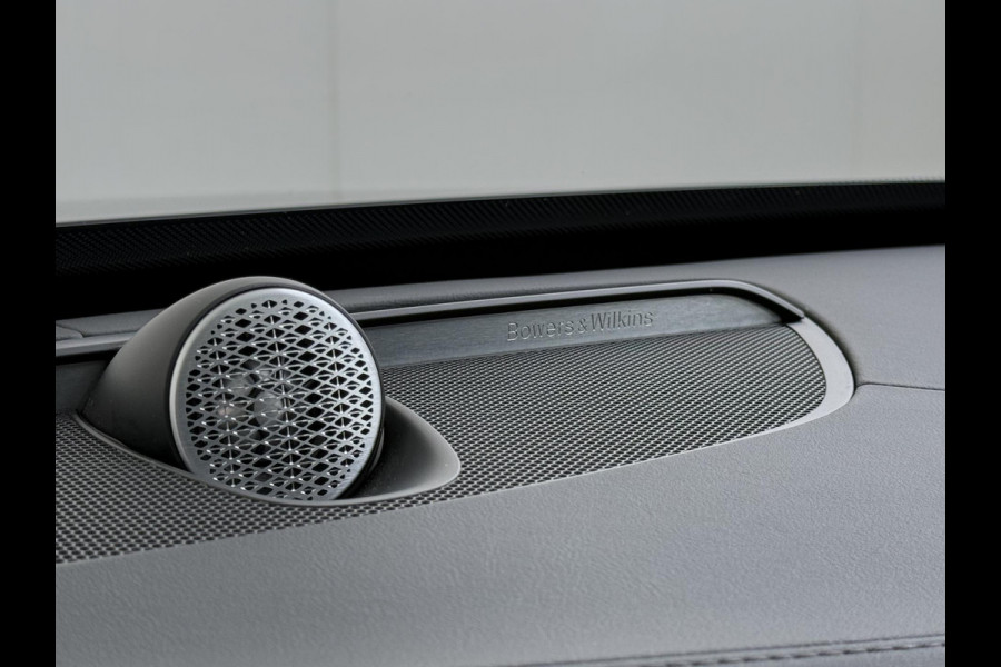 Volvo XC90 2.0 T8 Plug-in hybrid AWD Ultra Dark BOWERS & WILKINS| LUCHTVERING| STOELVENTILATIE| ELEKTRISCHE TREKHAAK| 7 PERSOONS| MASSAGESTOELEN NAPPALEDER| HEAD-UP DISPLAY| PANORAMADAK| FULL OPTIONS|