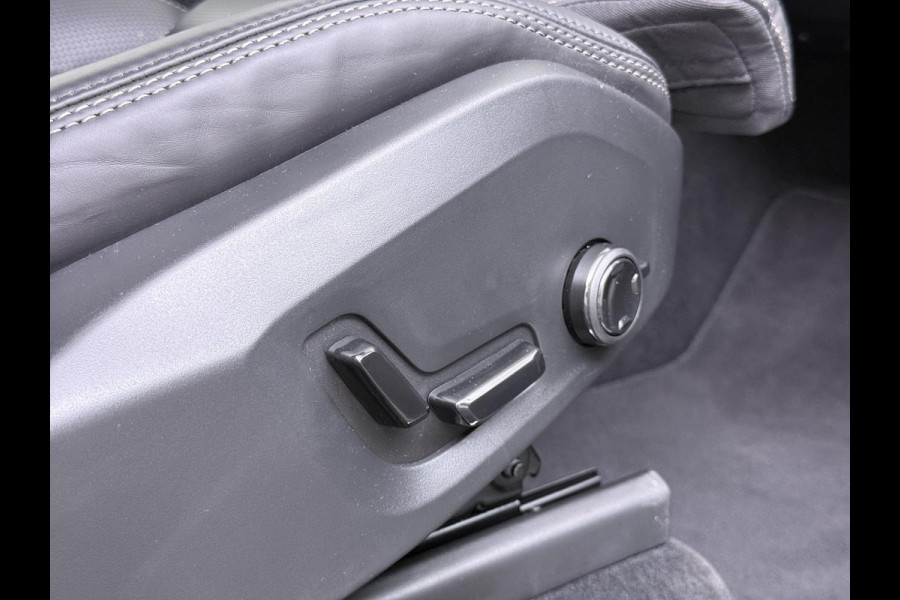 Volvo XC90 2.0 T8 Plug-in hybrid AWD Ultra Dark BOWERS & WILKINS| LUCHTVERING| STOELVENTILATIE| ELEKTRISCHE TREKHAAK| 7 PERSOONS| MASSAGESTOELEN NAPPALEDER| HEAD-UP DISPLAY| PANORAMADAK| FULL OPTIONS|