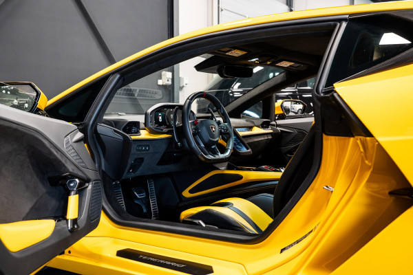 Lamborghini Temerario 4.0 V8 *Giallo Auge / Lift-systeem / Keramisch / Sonus Faber / Passagiersdisplay / Surround-view*