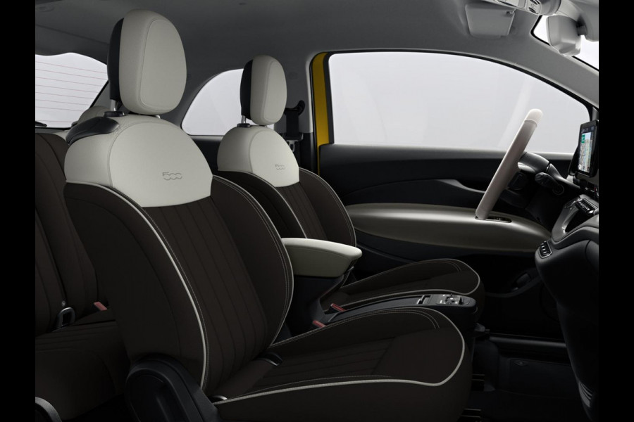Fiat 500E La Prima 42 kWh | Uit voorraad leverbaar | Panoramadak | Adapt. Cruise | Pack Top Plus | Camera | Leder | Apple Carplay