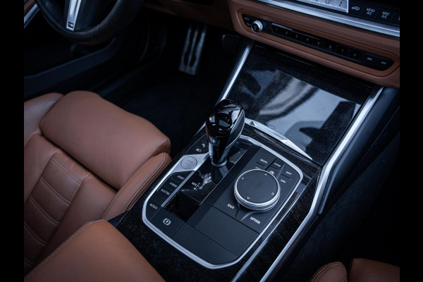 BMW 3-serie 330e High Executive - M-Sport l Kuip Stoelen l Pano l 360cam l ACC