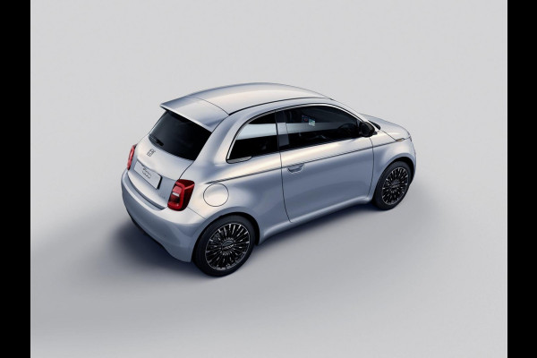 Fiat 500E La Prima 42 kWh | Uit voorraad leverbaar | Panoramadak | Adapt. Cruise | Pack Top Plus | Camera | Leder | Apple Carplay