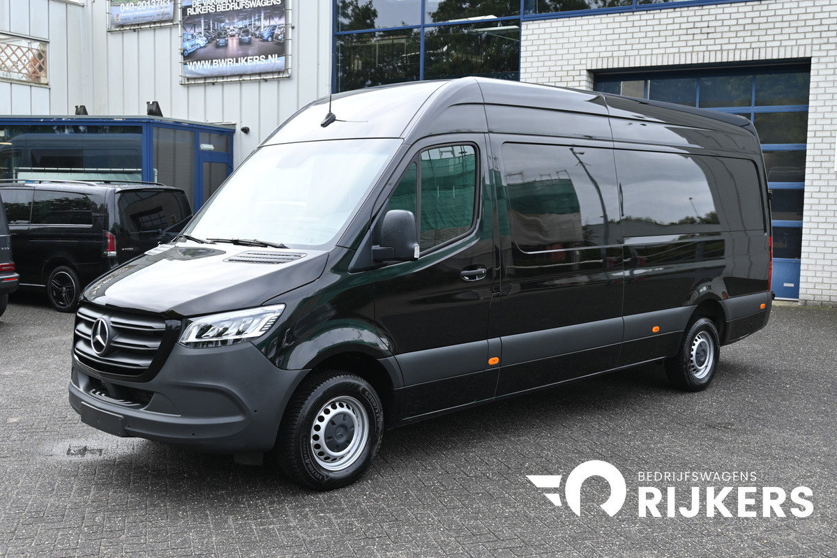 Mercedes-Benz Sprinter 317 CDI L3H2 RWD 3500 kg Trekhaak, LED, MBUX met camera en Parkeerpakket