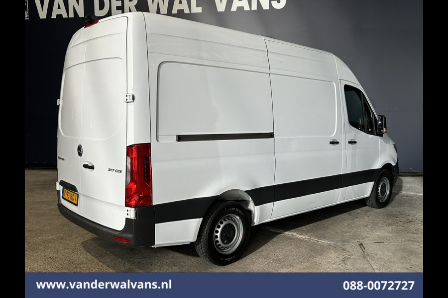 Mercedes-Benz Sprinter 317 CDI 170pk L2H2 Euro6 Airco | Camera | Navigatie | Apple Carplay | LED | Stoelverwarming Android Auto, Parkeersensoren