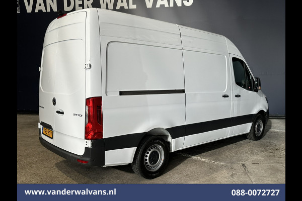 Mercedes-Benz Sprinter 317 CDI 170pk L2H2 Euro6 Airco | Camera | Navigatie | Apple Carplay | LED | Stoelverwarming Android Auto, Parkeersensoren