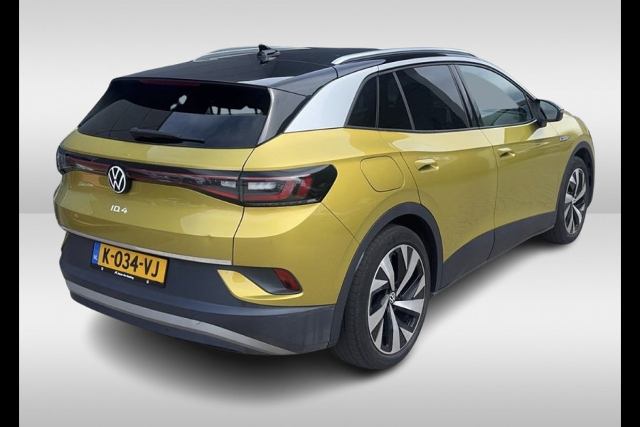 Volkswagen ID.4 Life 77 kWh / SOH 93,9% / Trekhaak / Camera / Apple CarPlay / DAB / 20'' / LED / Alcantara / Stoelverwarming / ACC