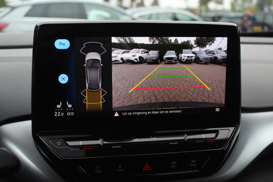 Volkswagen ID.4 Life 77 kWh / SOH 93,9% / Trekhaak / Camera / Apple CarPlay / DAB / 20'' / LED / Alcantara / Stoelverwarming / ACC