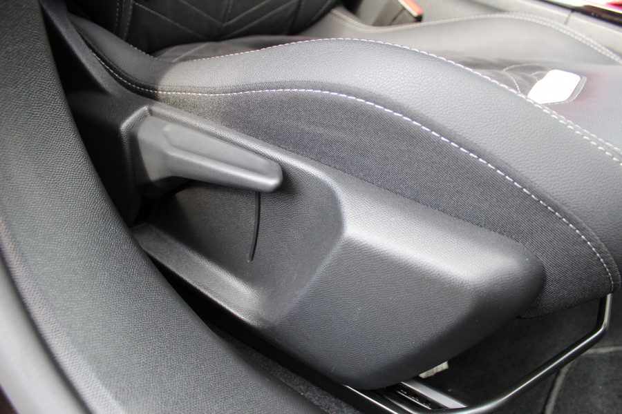 Opel Mokka 1.2 Turbo Ultimate | Dealer Onderhouden | Camera | Adaptieve Cruise | Matrix