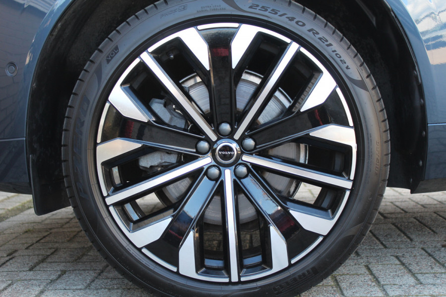 Volvo XC60 2.0 T8 Plug-in hybrid AWD Plus Dark | Facelift | Luchtvering | Massage | Bowers & Wilkins | Panoramadak