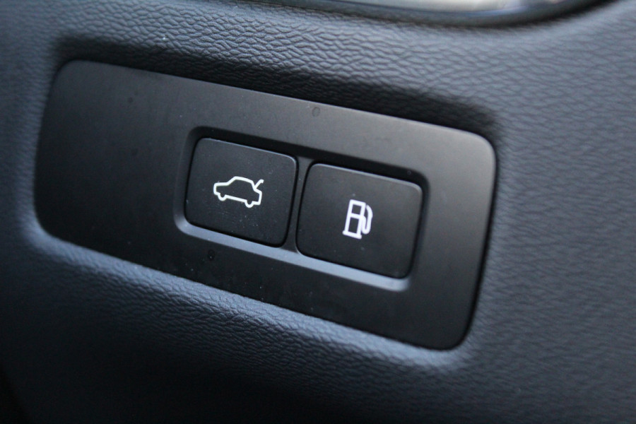 Volvo XC60 2.0 T8 Plug-in hybrid AWD Plus Dark | Facelift | Luchtvering | Massage | Bowers & Wilkins | Panoramadak