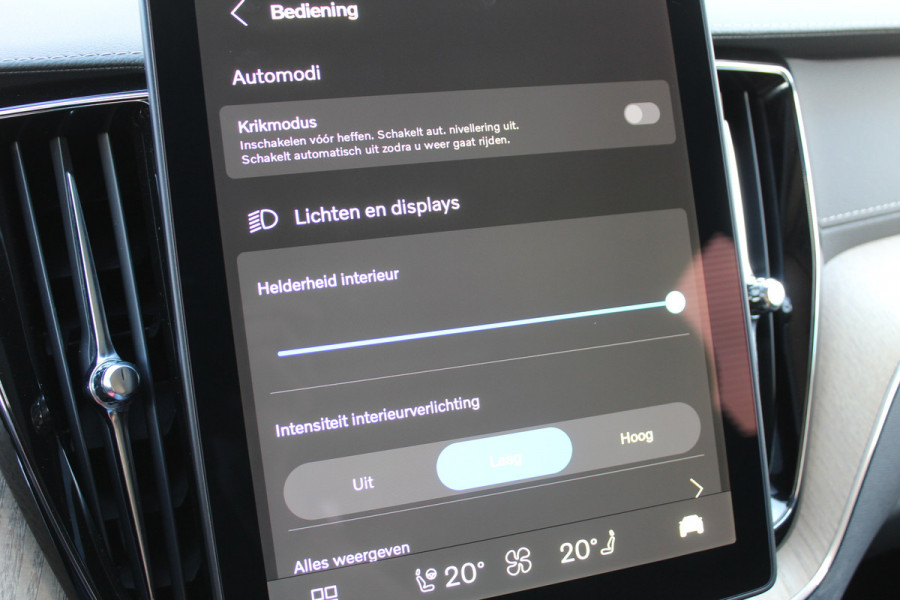 Volvo XC60 2.0 T8 Plug-in hybrid AWD Plus Dark | Facelift | Luchtvering | Massage | Bowers & Wilkins | Panoramadak