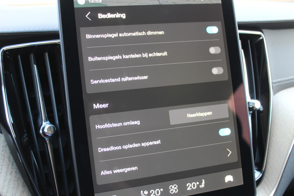 Volvo XC60 2.0 T8 Plug-in hybrid AWD Plus Dark | Facelift | Luchtvering | Massage | Bowers & Wilkins | Panoramadak
