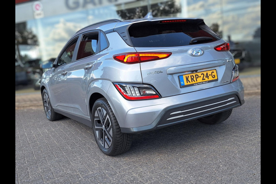 Hyundai Kona EV Comfort Smart 64 kWh | SOH: 97,3% | 3 Fase | Warmtepomp | Climate | Stoel-verwarming | Camera | CC |