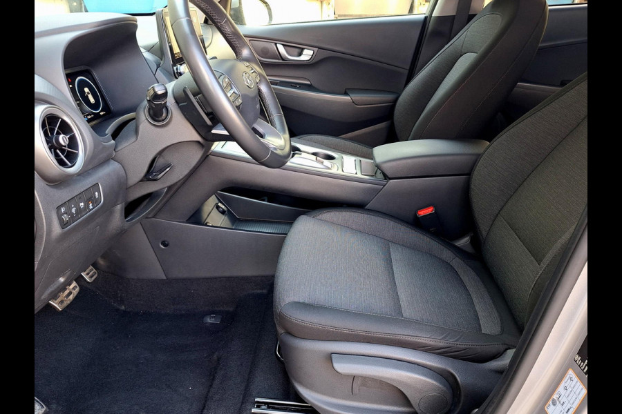Hyundai Kona EV Comfort Smart 64 kWh | SOH: 97,3% | 3 Fase | Warmtepomp | Climate | Stoel-verwarming | Camera | CC |