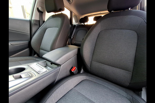 Hyundai Kona EV Comfort Smart 64 kWh | SOH: 97,3% | 3 Fase | Warmtepomp | Climate | Stoel-verwarming | Camera | CC |