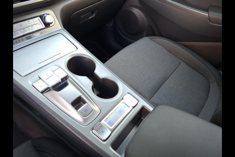 Hyundai Kona EV Comfort Smart 64 kWh | SOH: 97,3% | 3 Fase | Warmtepomp | Climate | Stoel-verwarming | Camera | CC |
