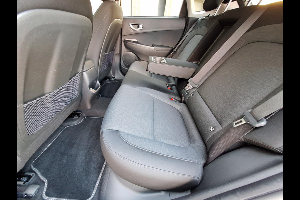Hyundai Kona EV Comfort Smart 64 kWh | SOH: 97,3% | 3 Fase | Warmtepomp | Climate | Stoel-verwarming | Camera | CC |