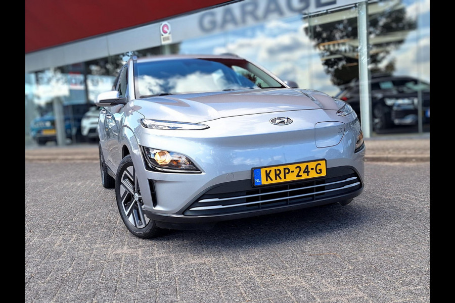 Hyundai Kona EV Comfort Smart 64 kWh | SOH: 97,3% | 3 Fase | Warmtepomp | Climate | Stoel-verwarming | Camera | CC |