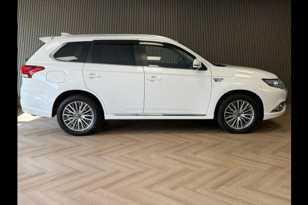 Mitsubishi Outlander 2.4 PHEV AUT. PLUG-IN CAMERA NAVIGATIE STOELVERWARMING PDC KEYLESS-GO CRUISE