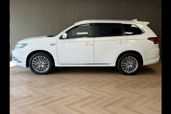Mitsubishi Outlander 2.4 PHEV AUT. PLUG-IN CAMERA NAVIGATIE STOELVERWARMING PDC KEYLESS-GO CRUISE