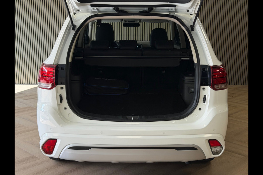Mitsubishi Outlander 2.4 PHEV AUT. PLUG-IN CAMERA NAVIGATIE STOELVERWARMING PDC KEYLESS-GO CRUISE