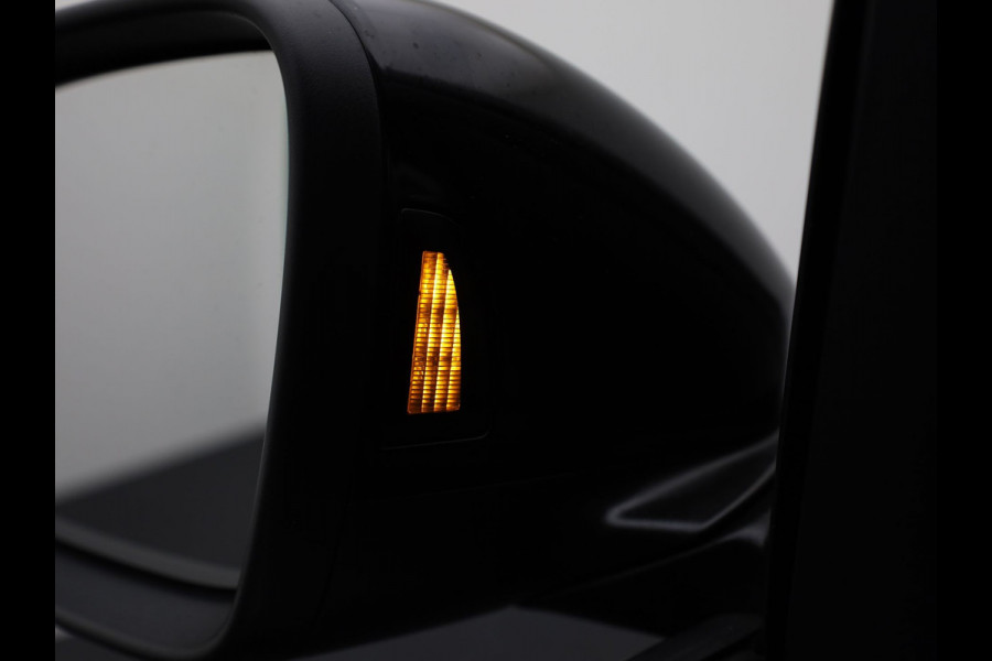 Volkswagen T-Roc 1.5 TSI Style | Trekhaak afnb. | Black Style | IQ light | Side Assist | Camera | Prijs Rijklaar !!