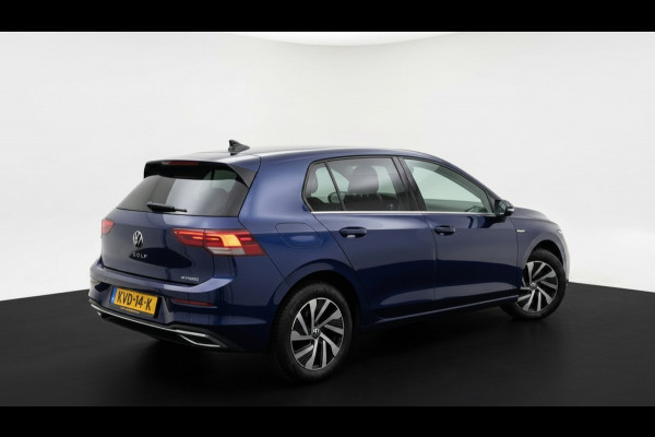 Volkswagen Golf 204PK E-HYBRIDE DSG STYLE ALCANTARA/NAVI/CARPLAY