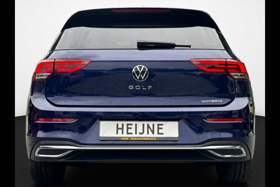 Volkswagen Golf 204PK E-HYBRIDE DSG STYLE ALCANTARA/NAVI/CARPLAY