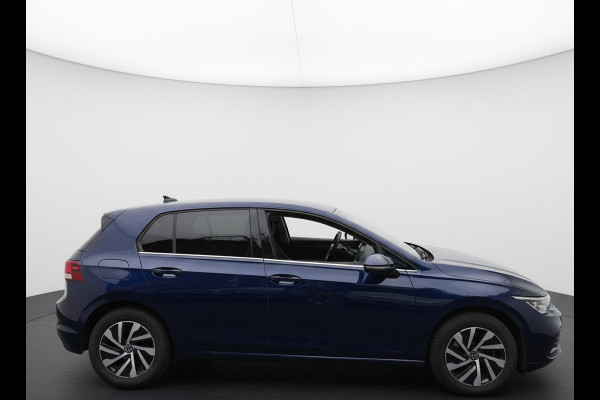Volkswagen Golf 204PK E-HYBRIDE DSG STYLE ALCANTARA/NAVI/CARPLAY